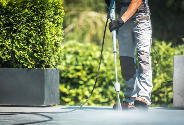 Concrete Pressure Washing in Kenner