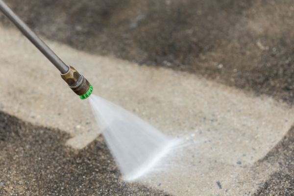 Garage Floor Power Washing in Kenner