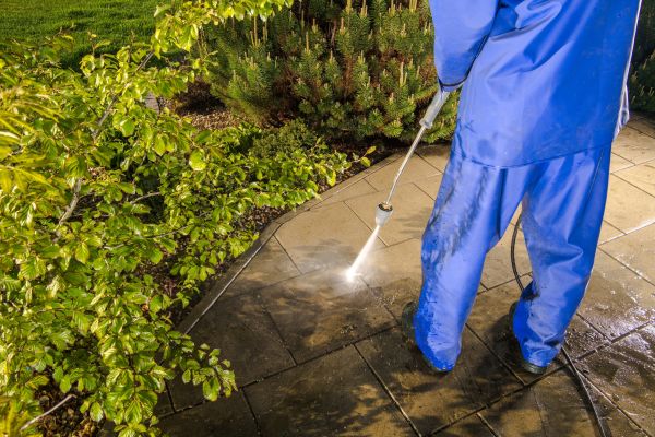 Hardscape Cleaning in Kenner