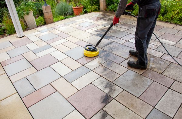 Patio Washing in Kenner