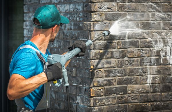 Brick Wall Cleaning in Kenner