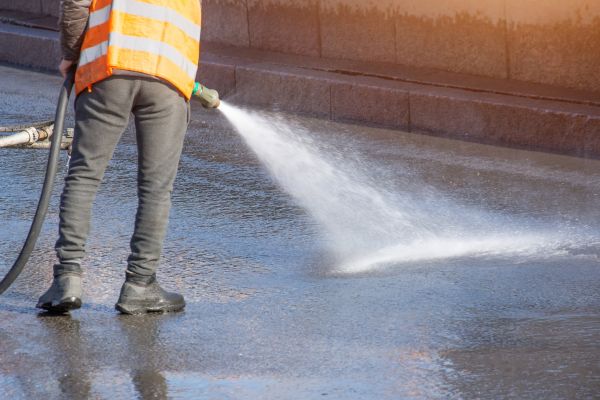 Asphalt Pressure Washing in Kenner