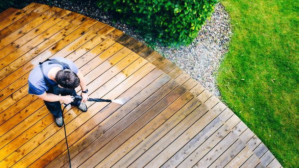 Deck Pressure Cleaning in Kenner