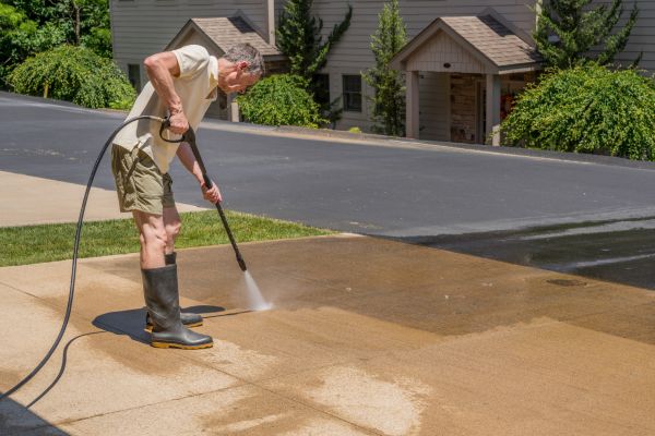 Concrete Pressure Cleaning in Kenner