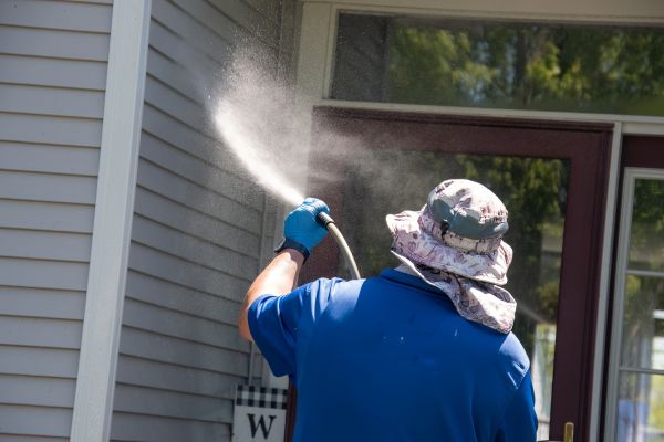 Siding Pressure Washing in Kenner