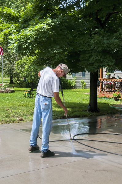 Driveway Concrete Cleaning in Kenner