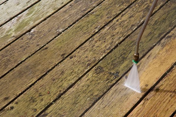 Deck Mold Removal in Kenner