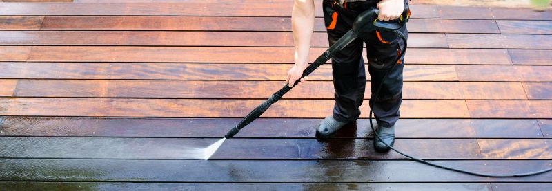 Deck Cleaning with Power Washers